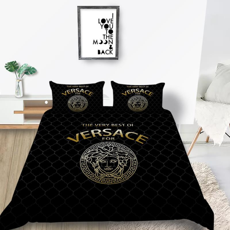 Fashionable Bedding Set