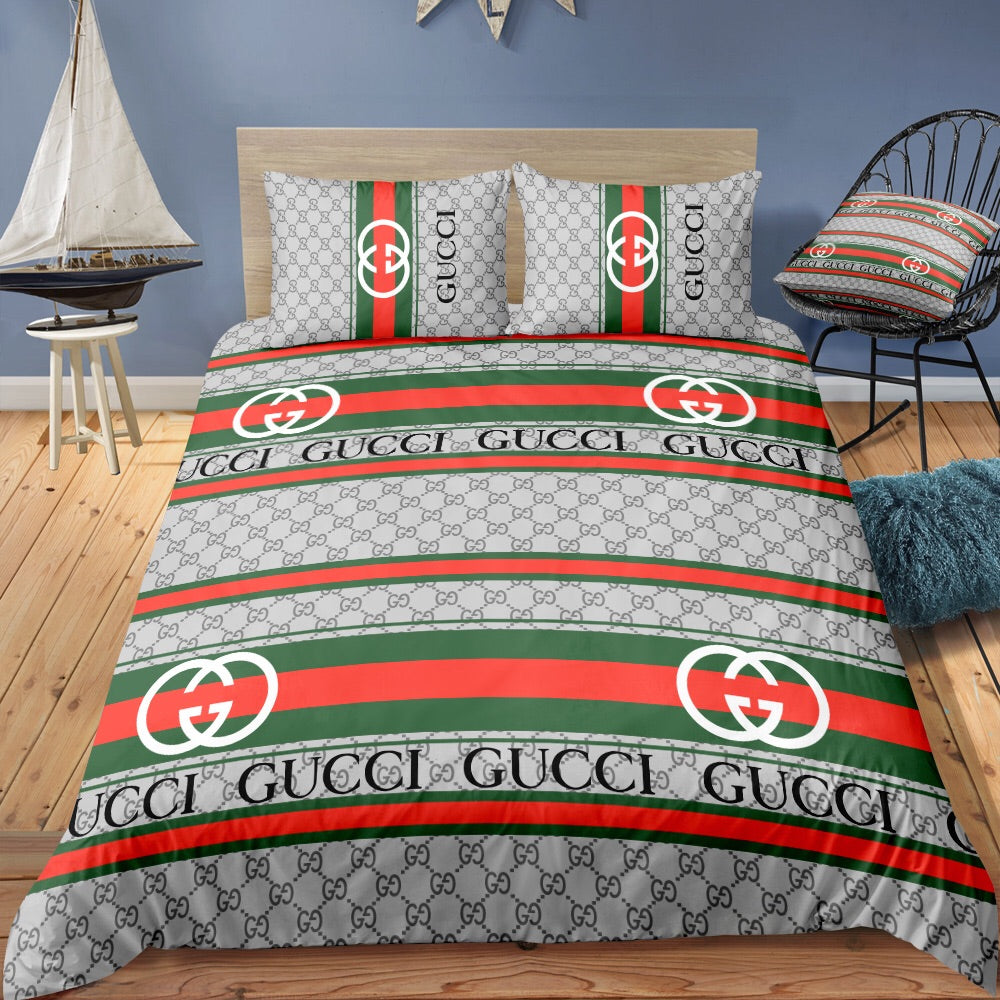 Fashionable Luxury Duvet Cover Set.